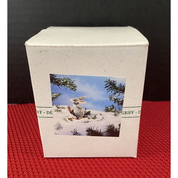 Charming Tails Figurine: Binkey Snow Shoeing, Silvestri, #87580 - Picture 9 of 10